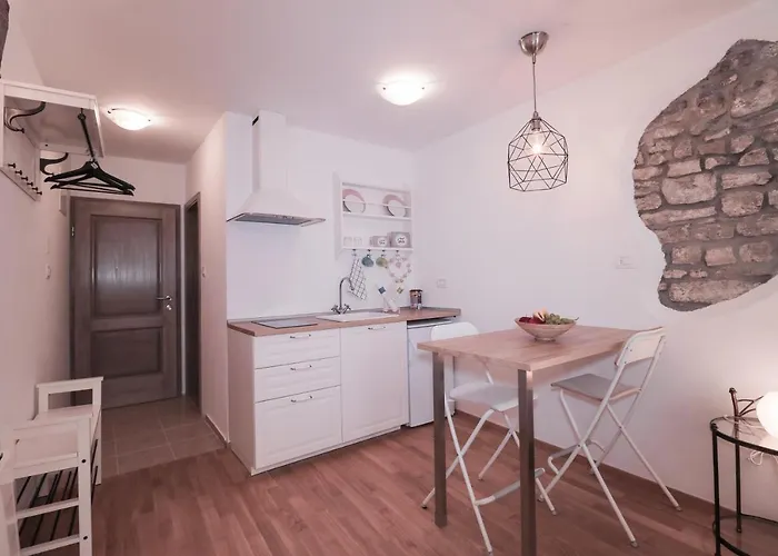 Apartments Pia