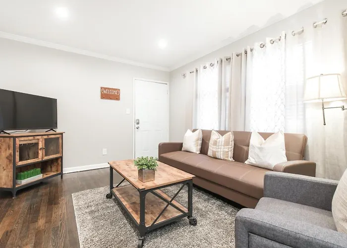 Stylish Onebedroom In Popular Virginia Highland 3Miles To Mercedes Benz Stadium