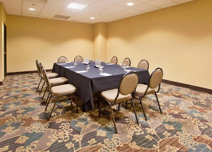 Resorts Guide Holiday Inn Country Club Plaza