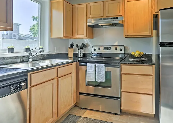 Lohi Apartment W/ Patio: 1 Mi To Downtown Denver!