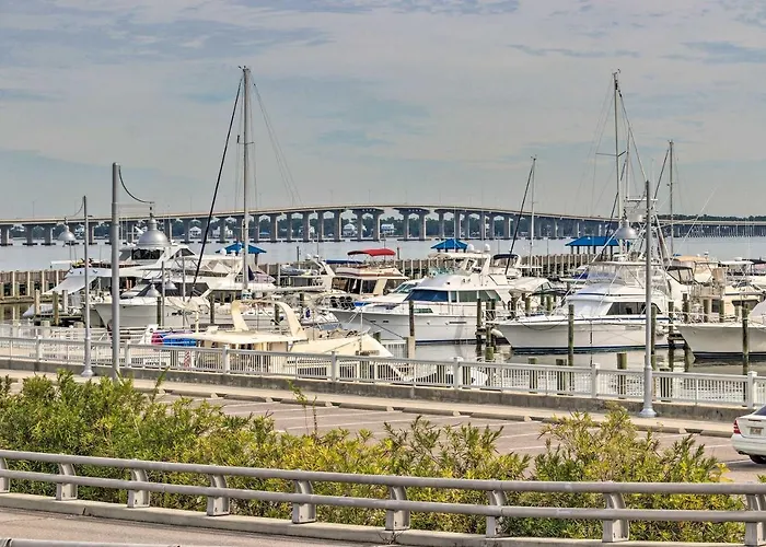 Old Town Getaway, Walk To Shopping, Dining & Bay!