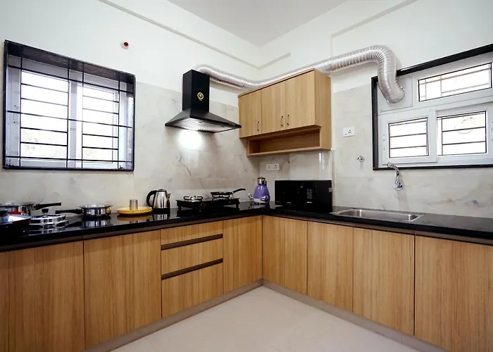 Castle Jp Service Apartments