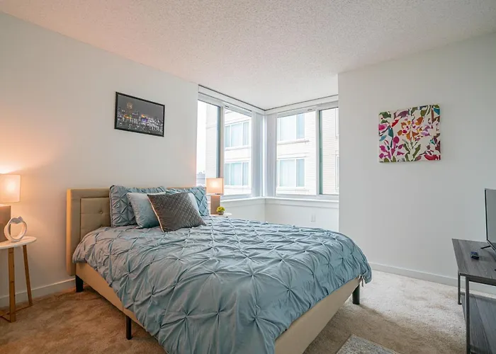 Heaven On Baltimore Downtown Fully Furnished Apartments