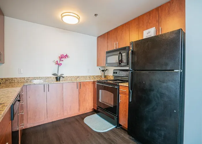 Heaven On Baltimore Downtown Fully Furnished Apartments