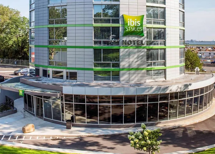 Ibis Styles Laguardia Airport