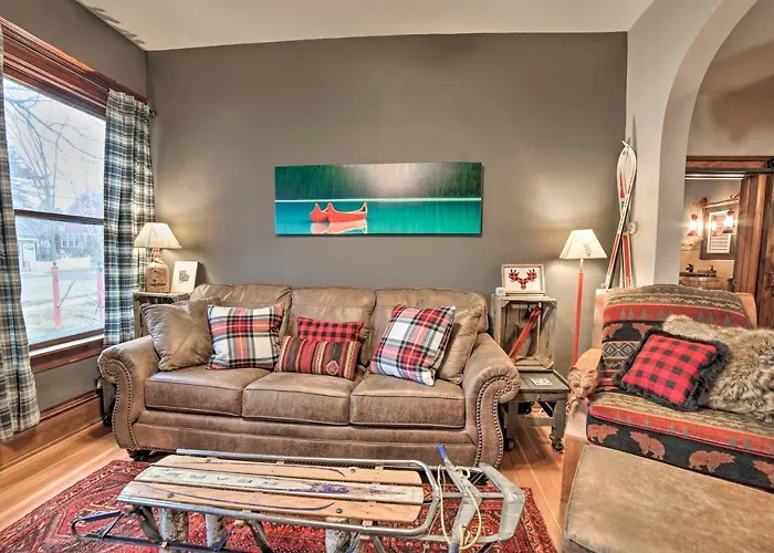 Walk To Waterfront: Dtwn Sturgeon Bay Retreat!