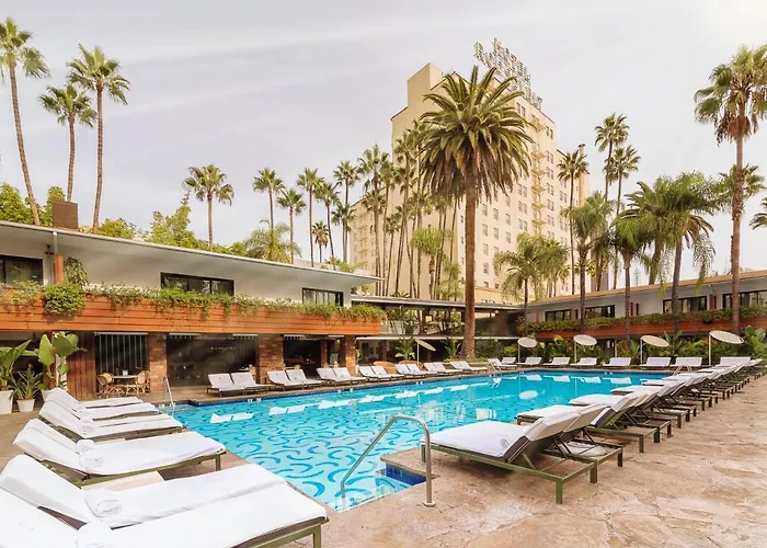 Hotel with Tennis: The Hollywood Roosevelt