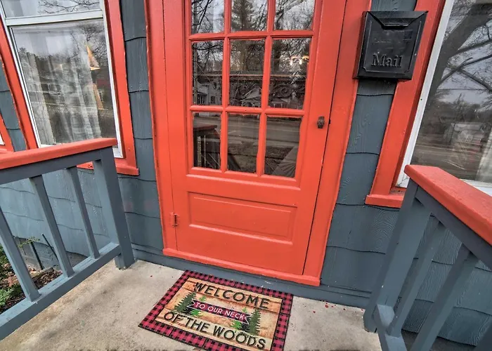 Walk To Waterfront: Dtwn Sturgeon Bay Retreat!