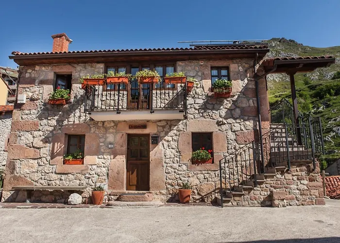Apartamentos Rurales El Tio Pablo Picos De Europa Tresviso