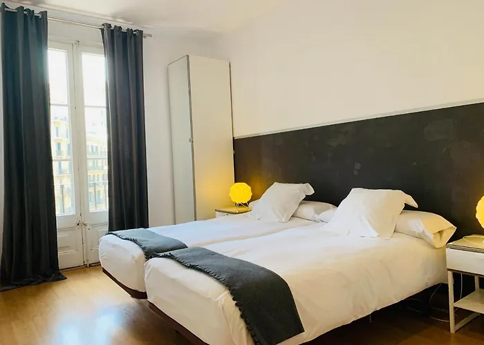 Super Balmes Guest House