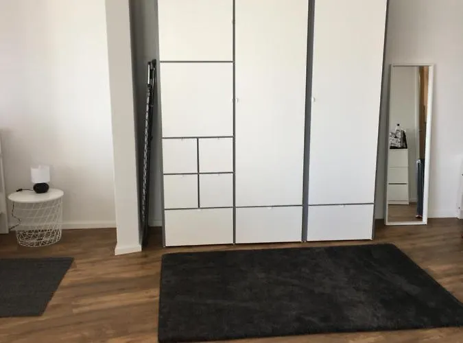 Apartment 6, Og 3